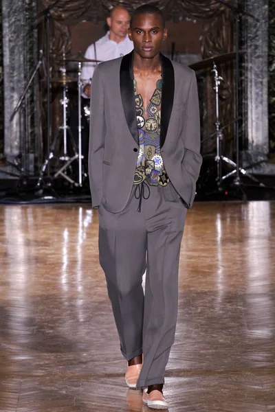 Look 13